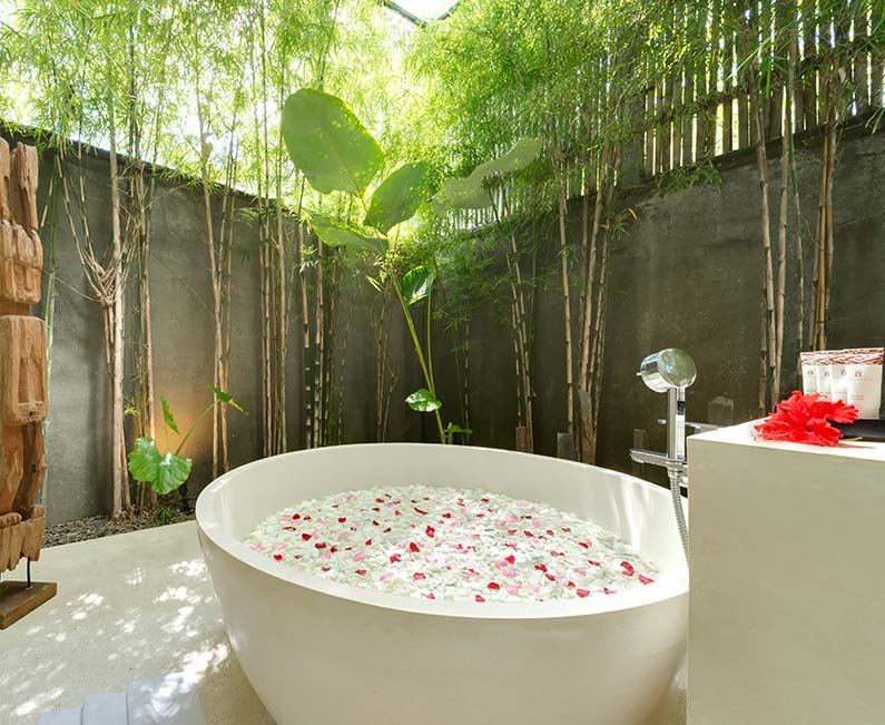 Casa Brio - Master bathroom 1