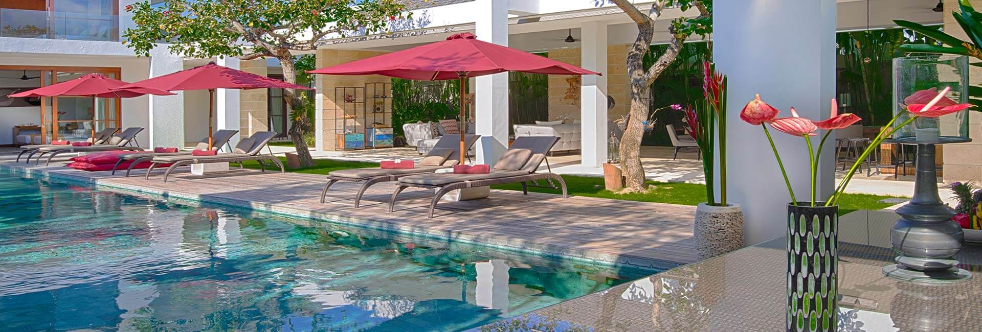 Casa Brio - Poolside dining view