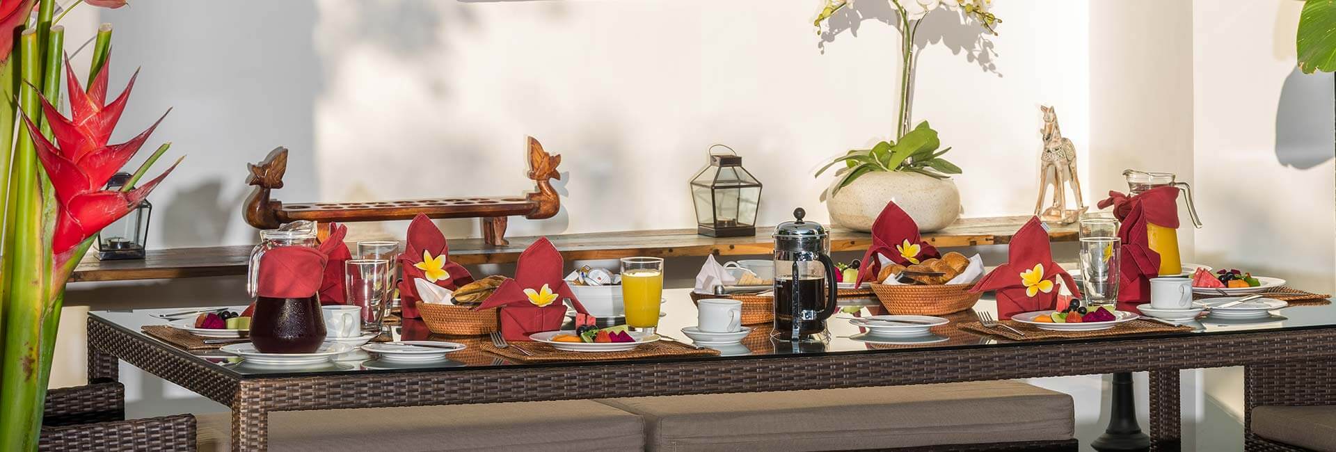 Casa Brio - Poolside dining table